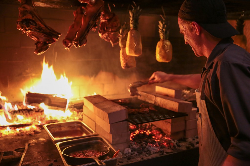 Mercuri: upscale dining with bonus fire pit montreall ...