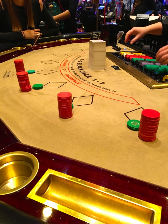 Casino Mont-Tremblant_Blackjack Table (TH).jpg